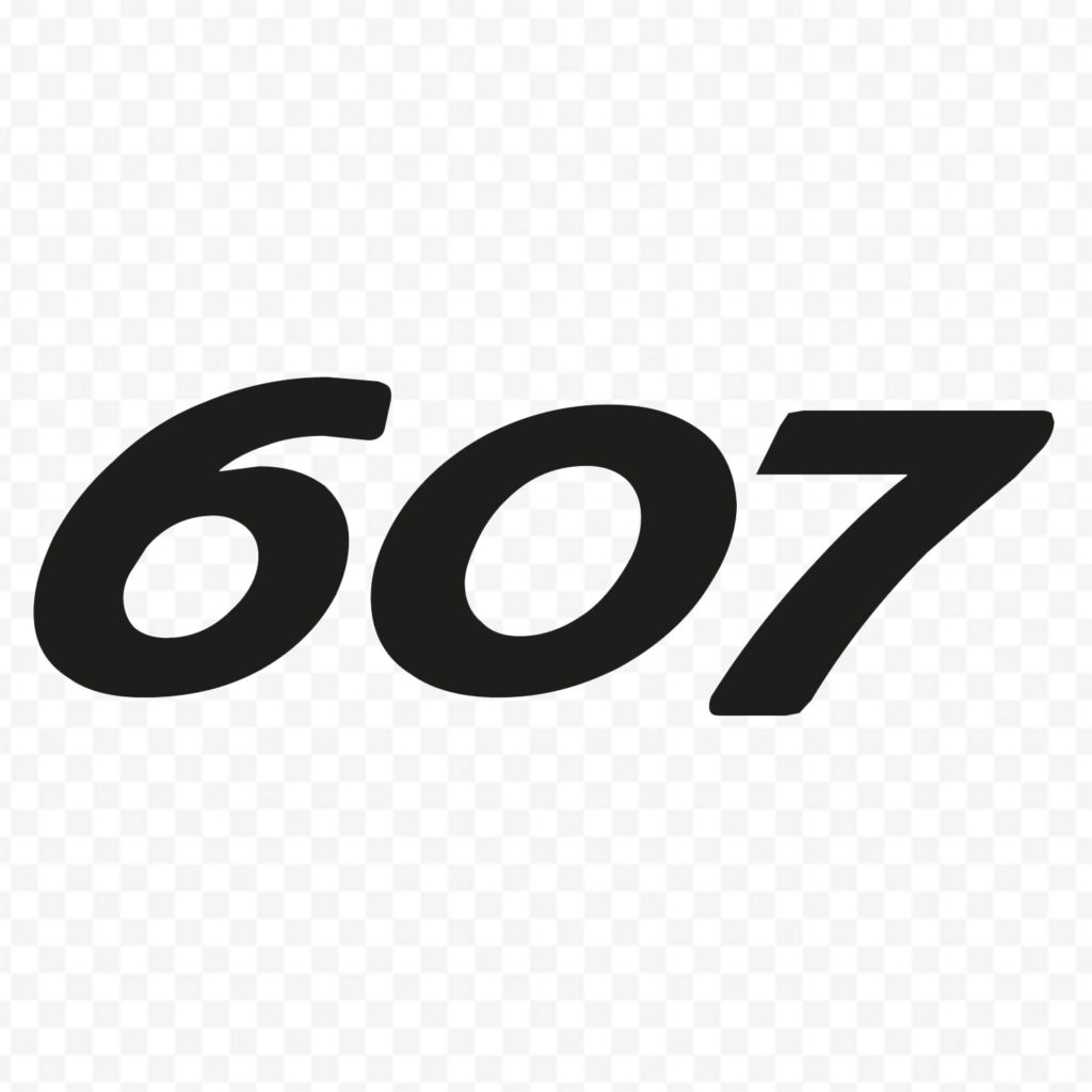 607